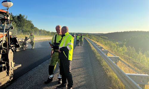 New climate-friendly asphalt on Herning motorway image